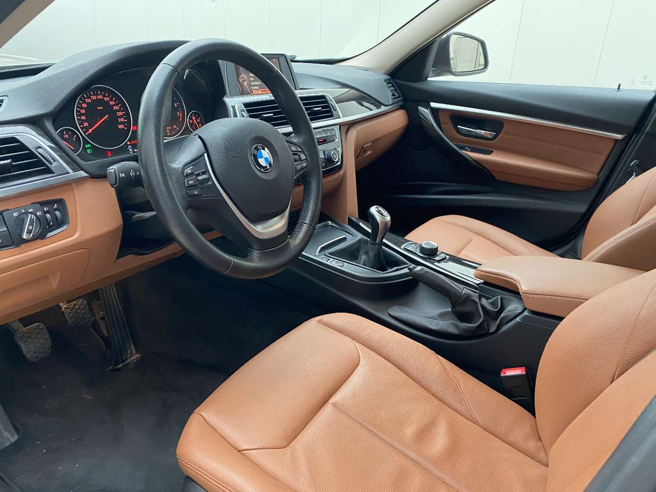 Leconte Motors -  BMW 318
