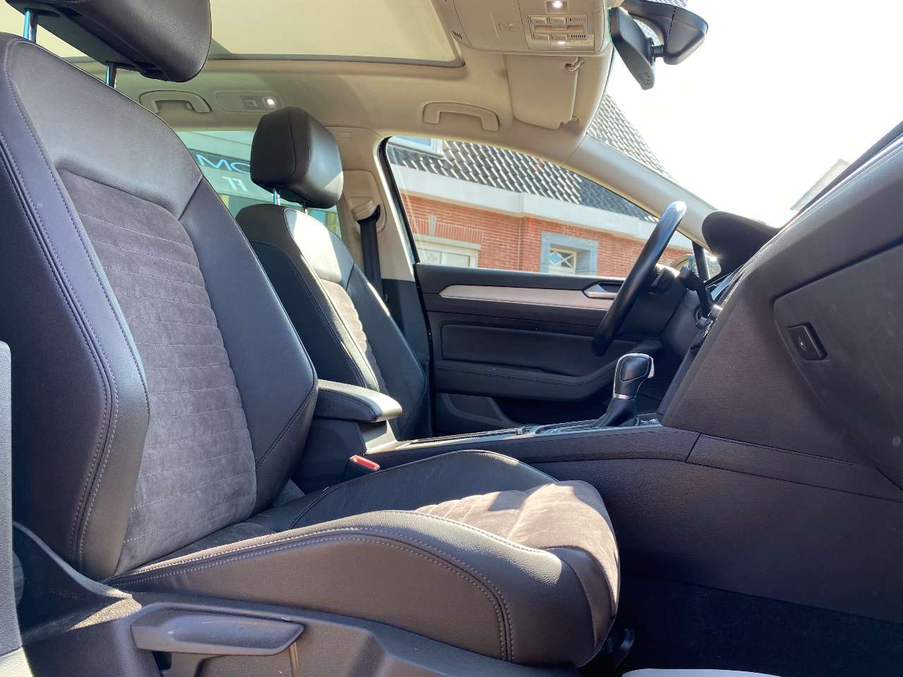 Leconte Motors -  Volkswagen Passat Variant