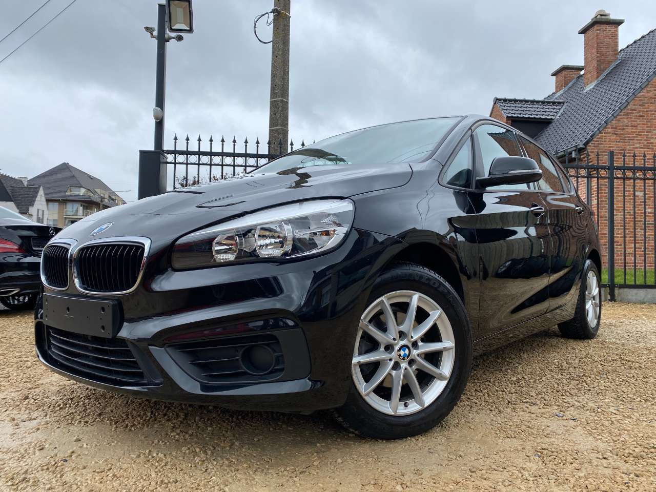 Leconte Motors -  BMW 214