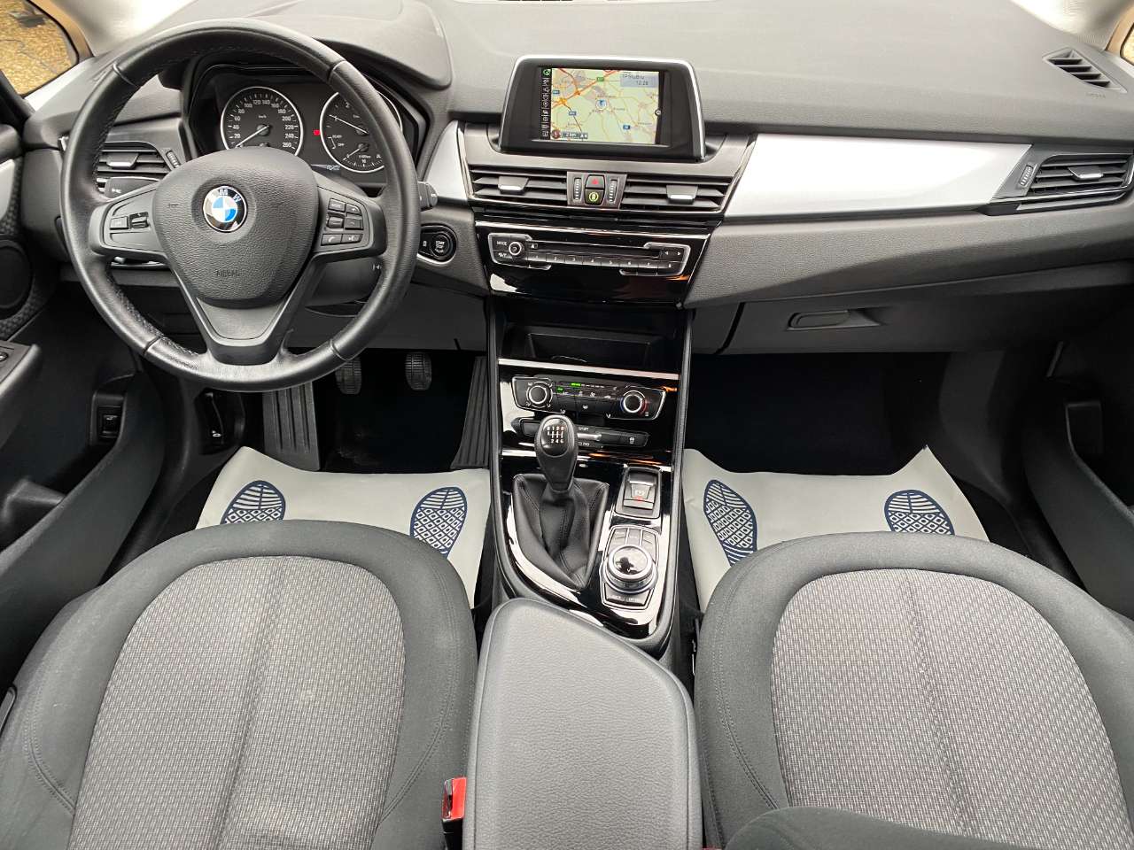 Leconte Motors -  BMW 214