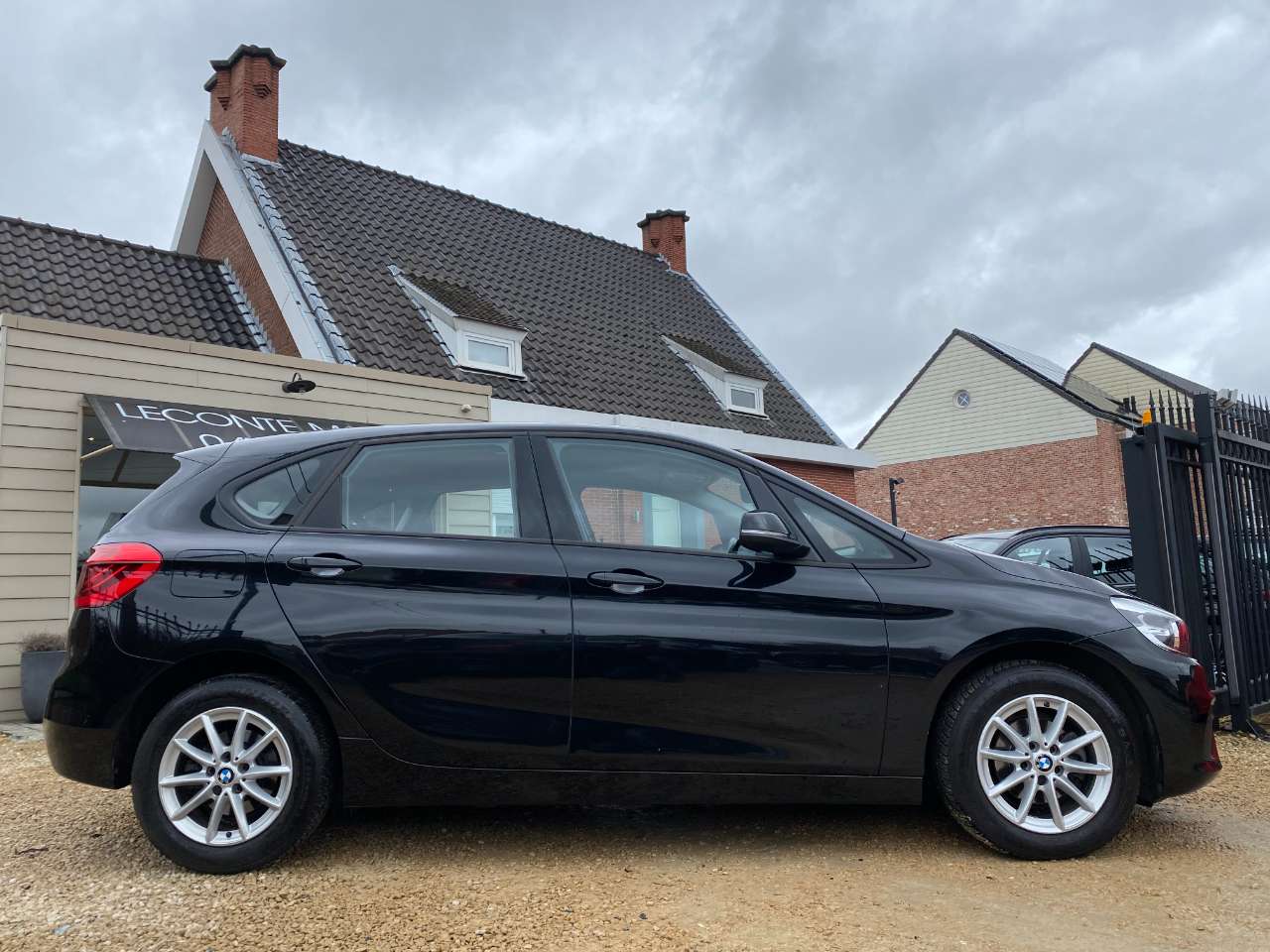 Leconte Motors -  BMW 214