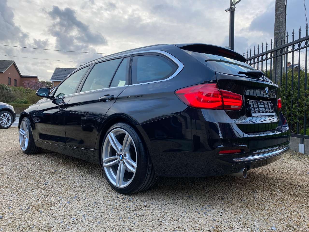 Leconte Motors -  BMW 318