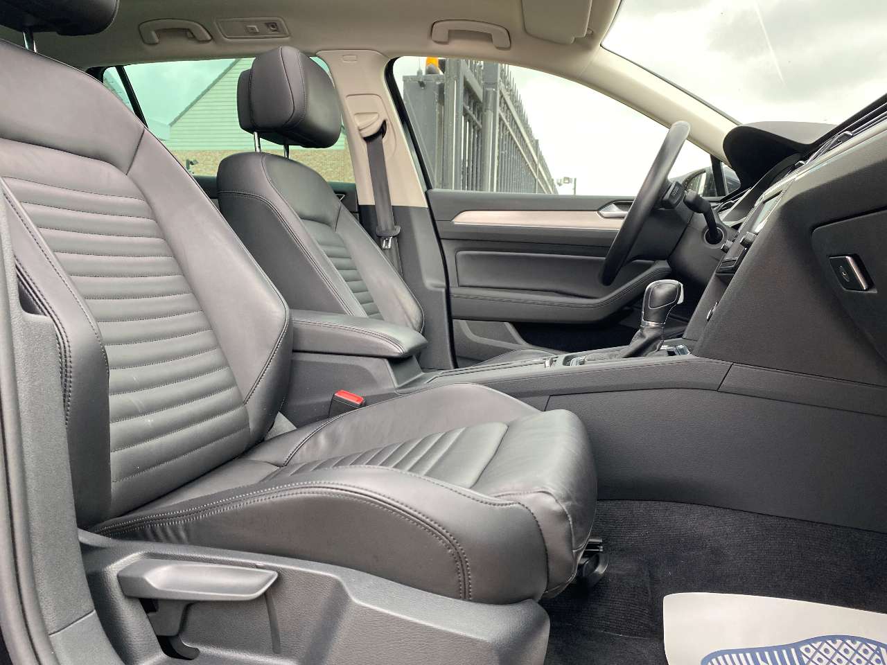 Leconte Motors -  Volkswagen Passat Variant