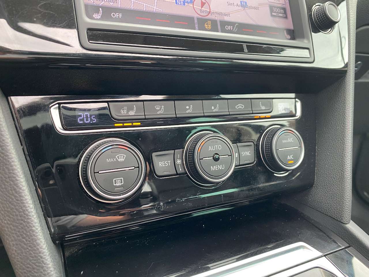 Leconte Motors -  Volkswagen Passat Variant