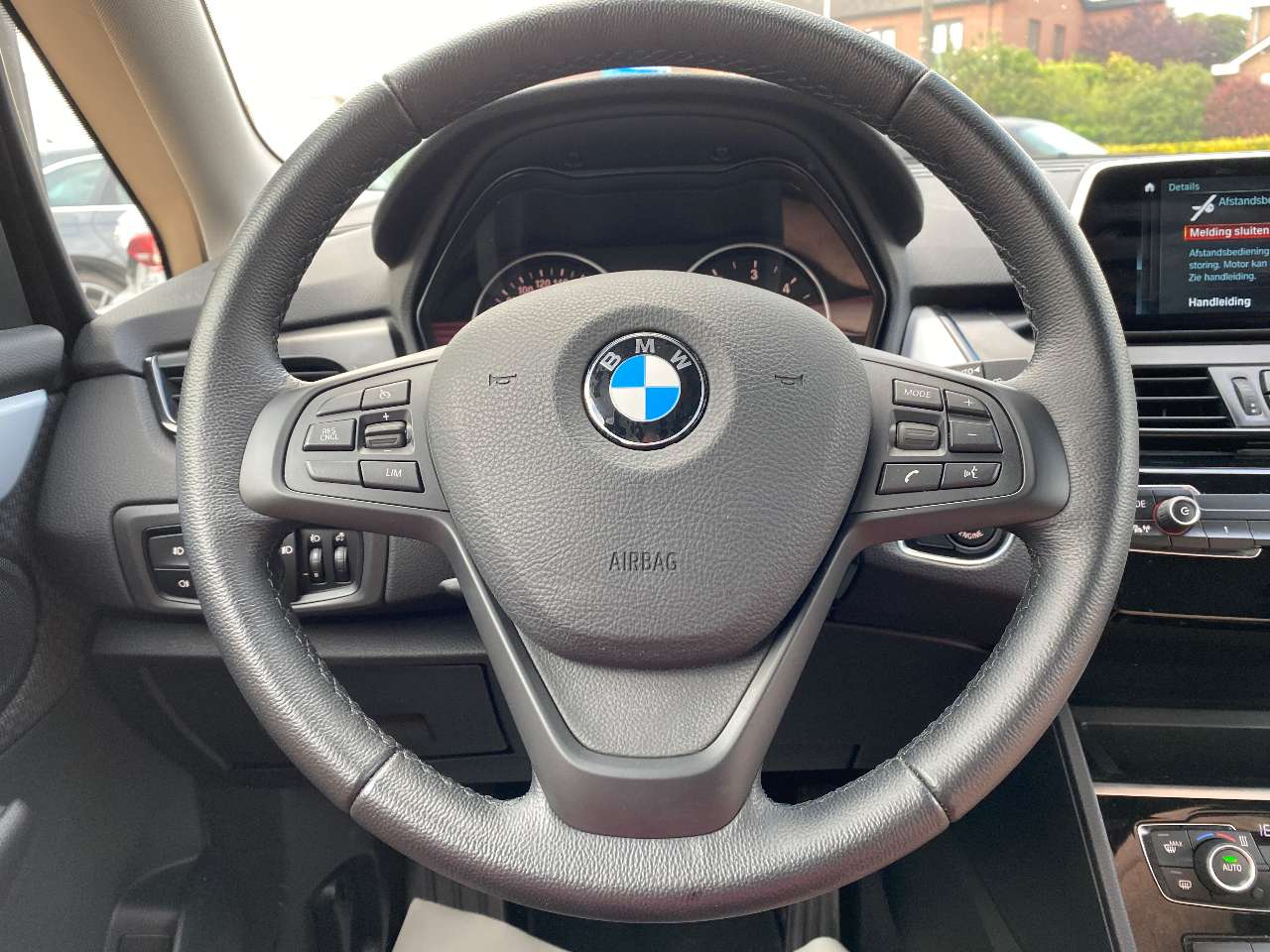 Leconte Motors -  BMW 216