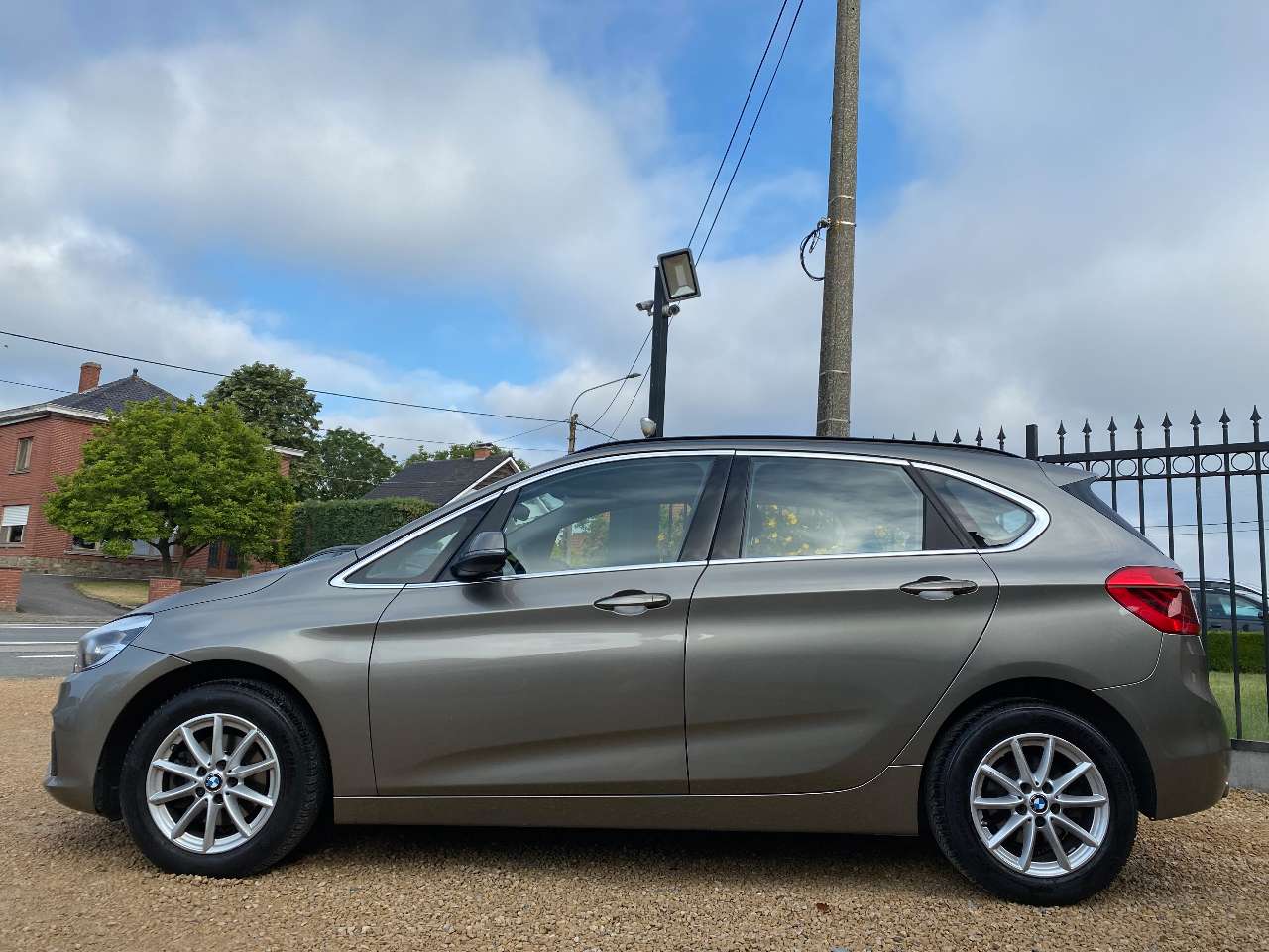 Leconte Motors -  BMW 216