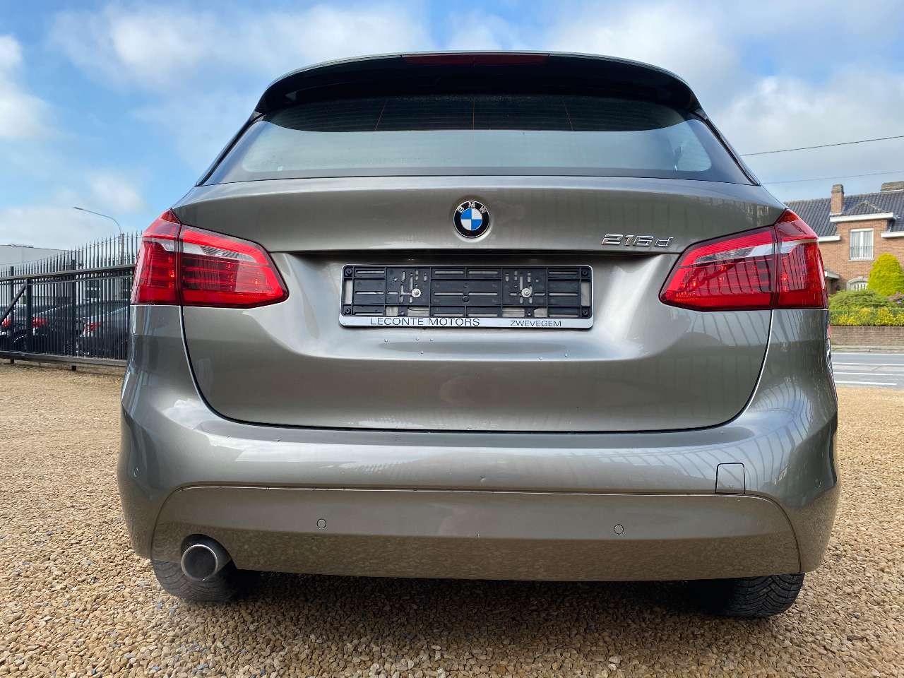 Leconte Motors -  BMW 216