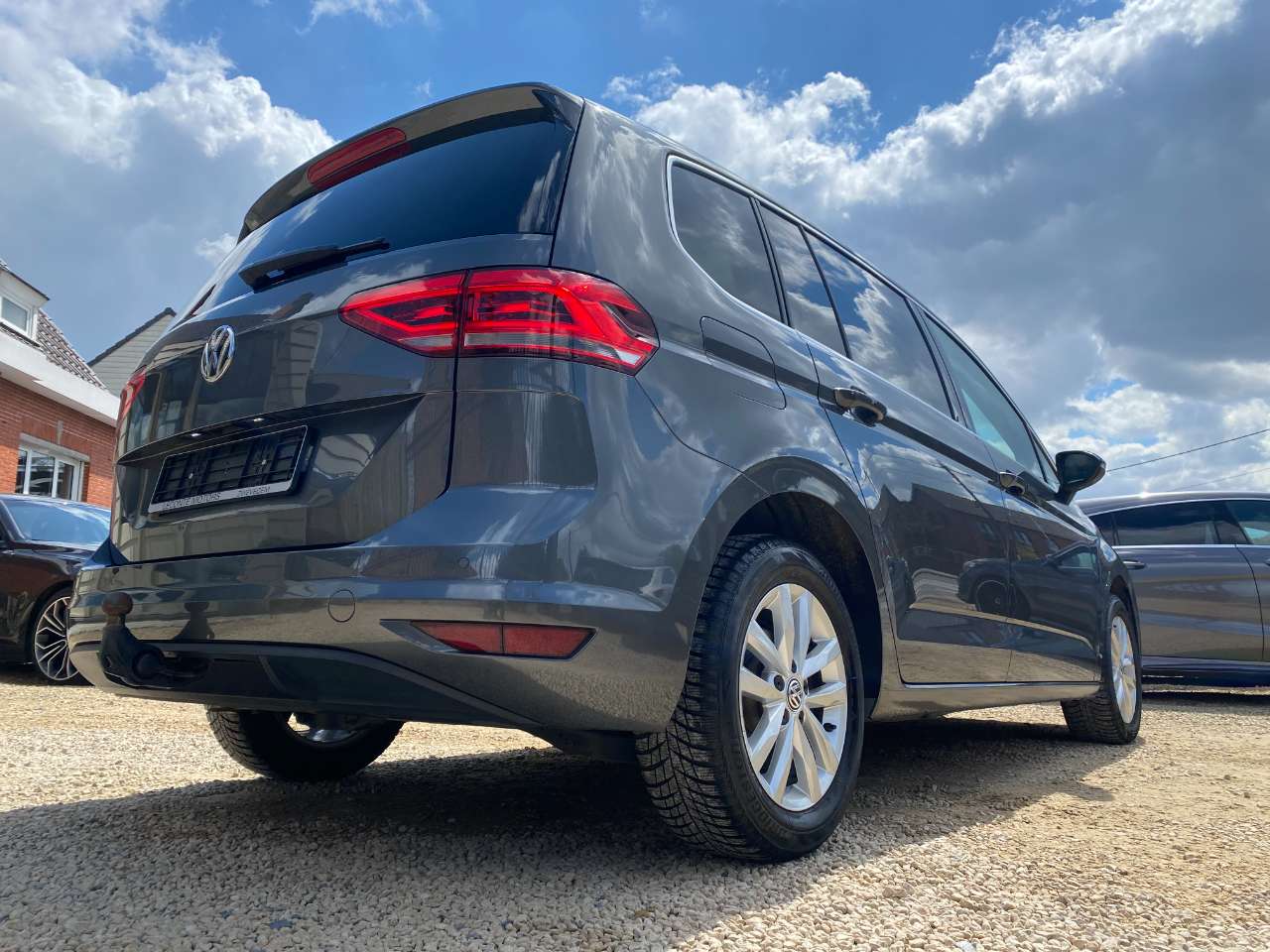 Leconte Motors -  Volkswagen Touran