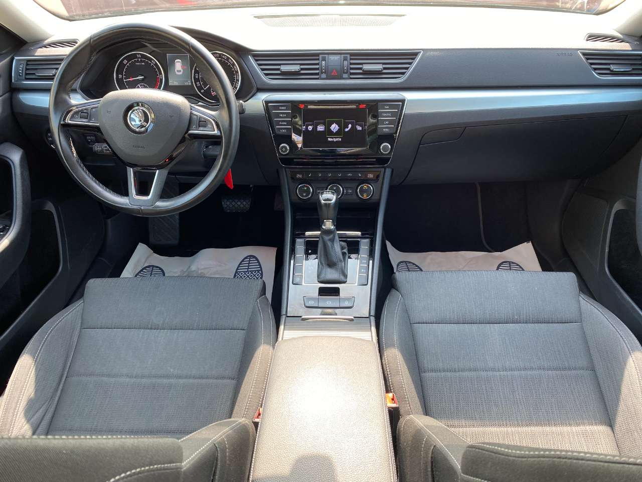 Leconte Motors -  Skoda Superb
