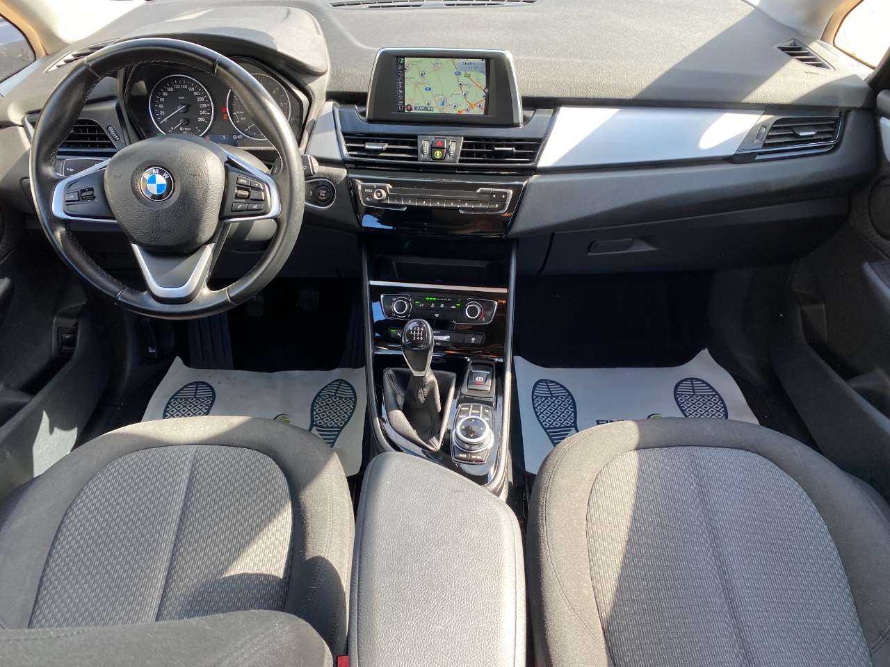 Leconte Motors -  BMW 214