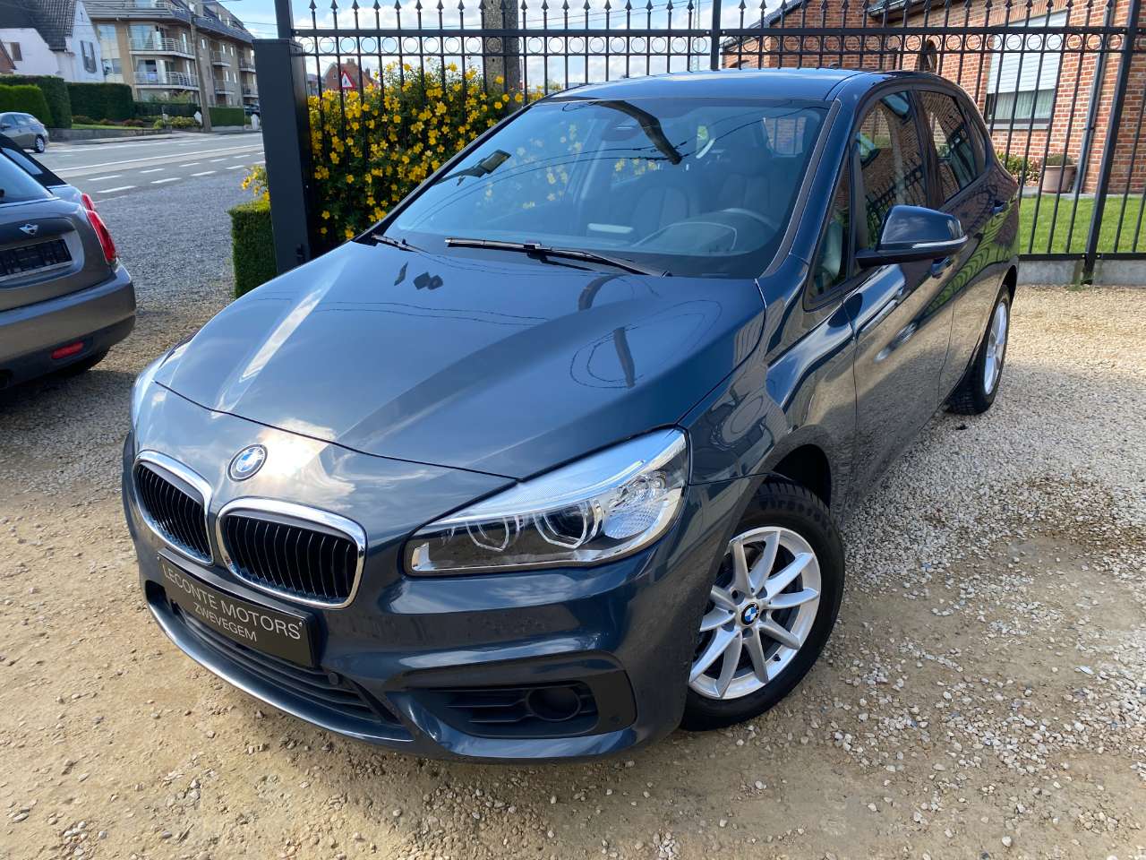 Leconte Motors -  BMW 214