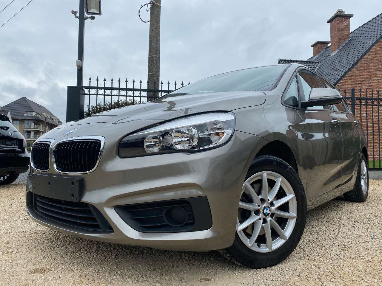 Leconte Motors - BMW 216