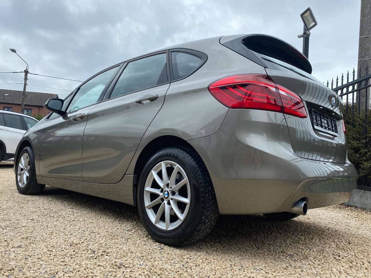 Leconte Motors - BMW 216