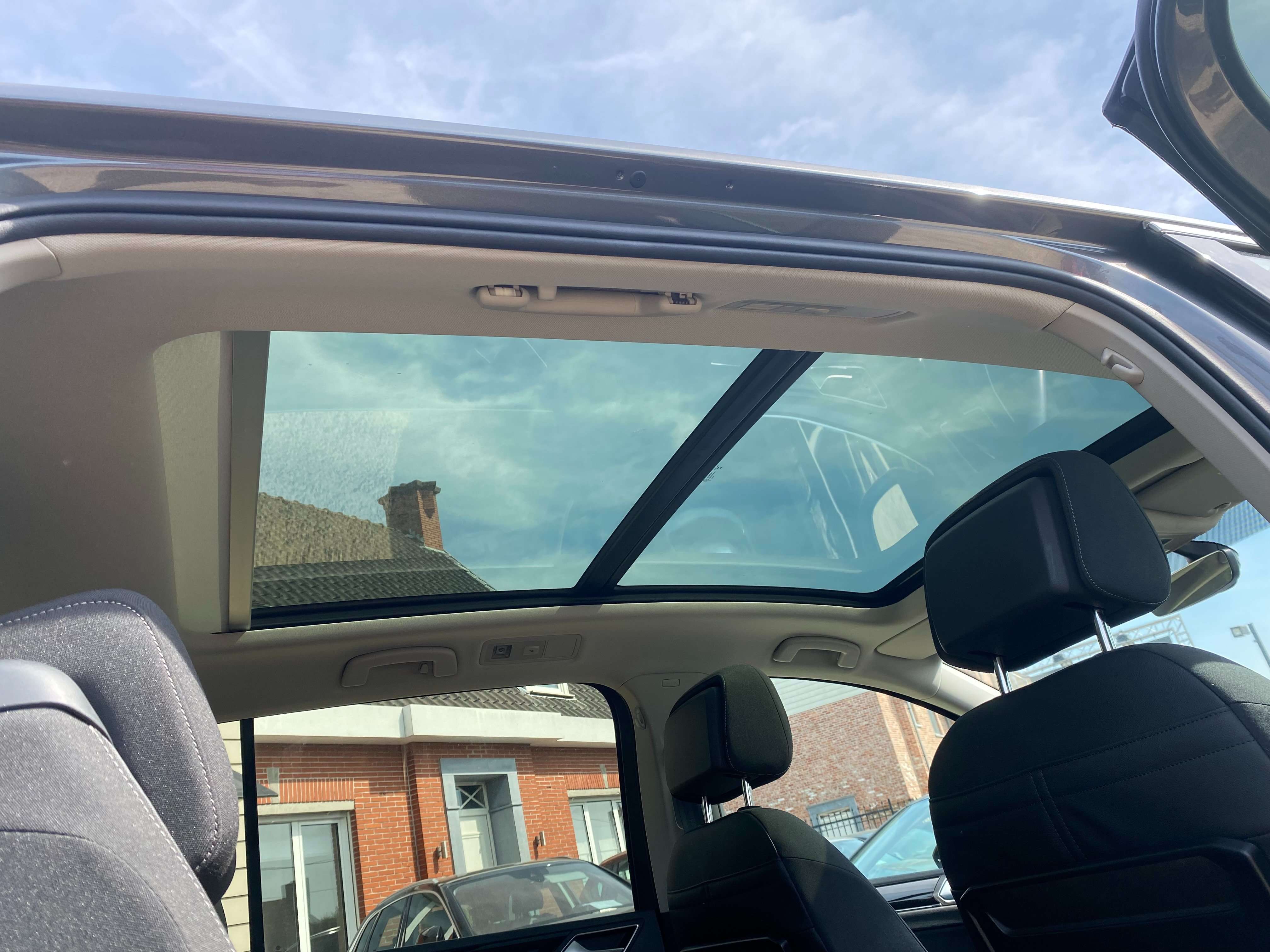 Leconte Motors -  Volkswagen Touran