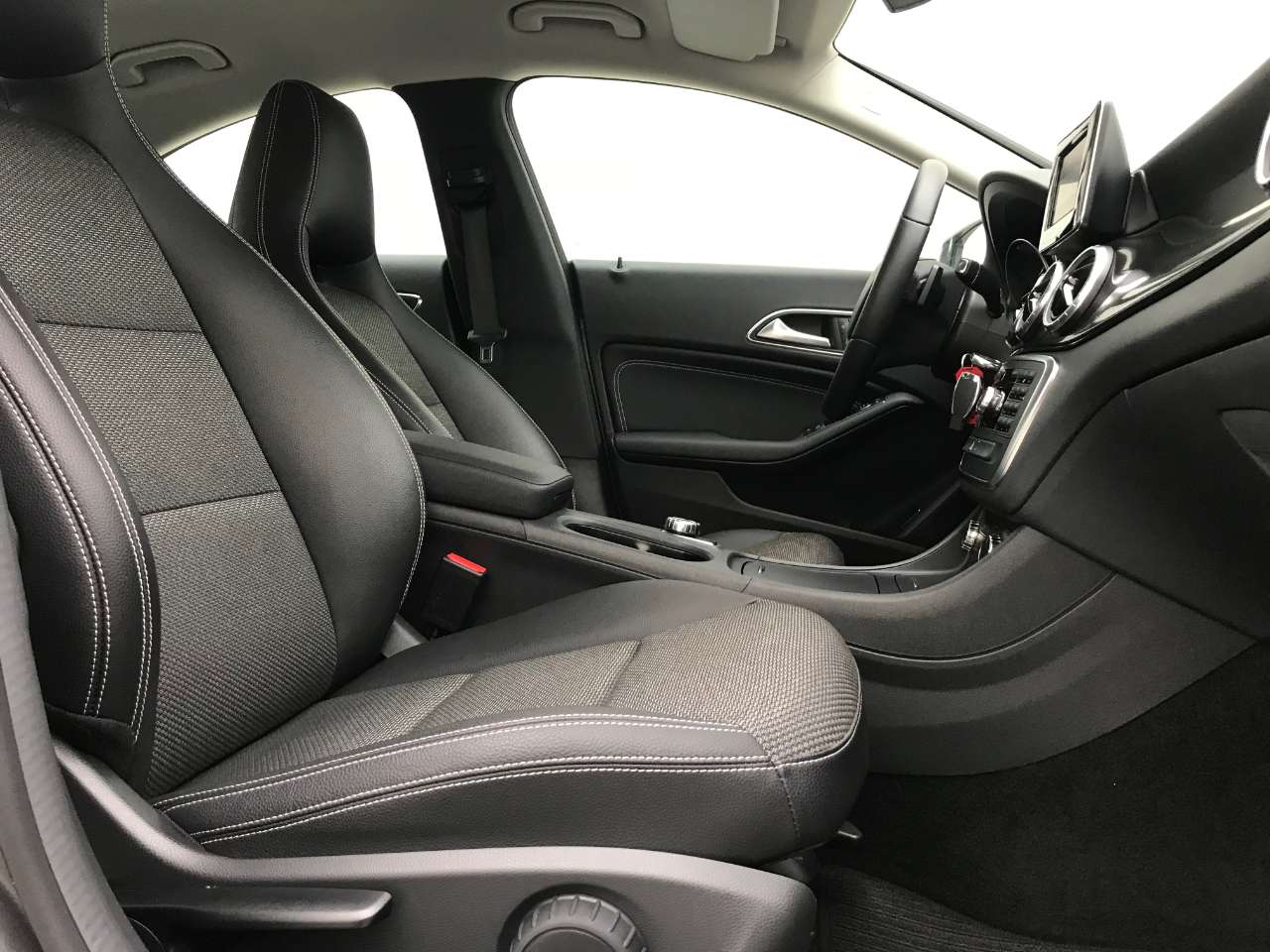 Leconte Motors -  Mercedes-Benz CLA 180