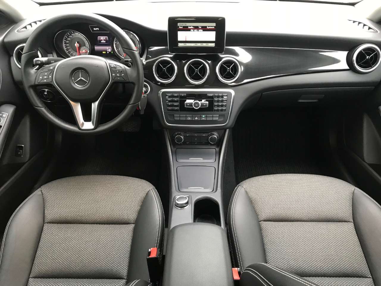 Leconte Motors -  Mercedes-Benz CLA 180