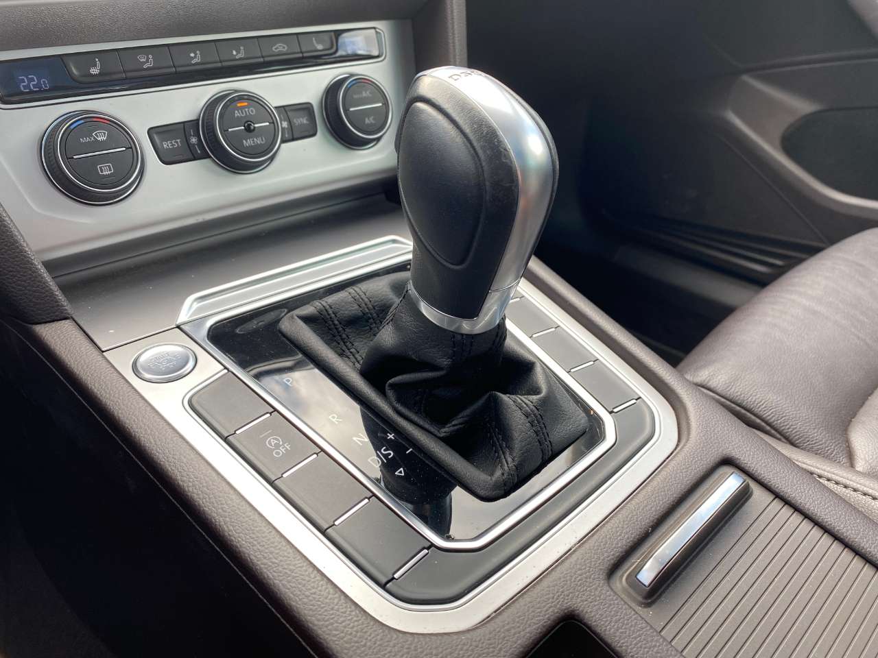 Leconte Motors -  Volkswagen Passat Variant