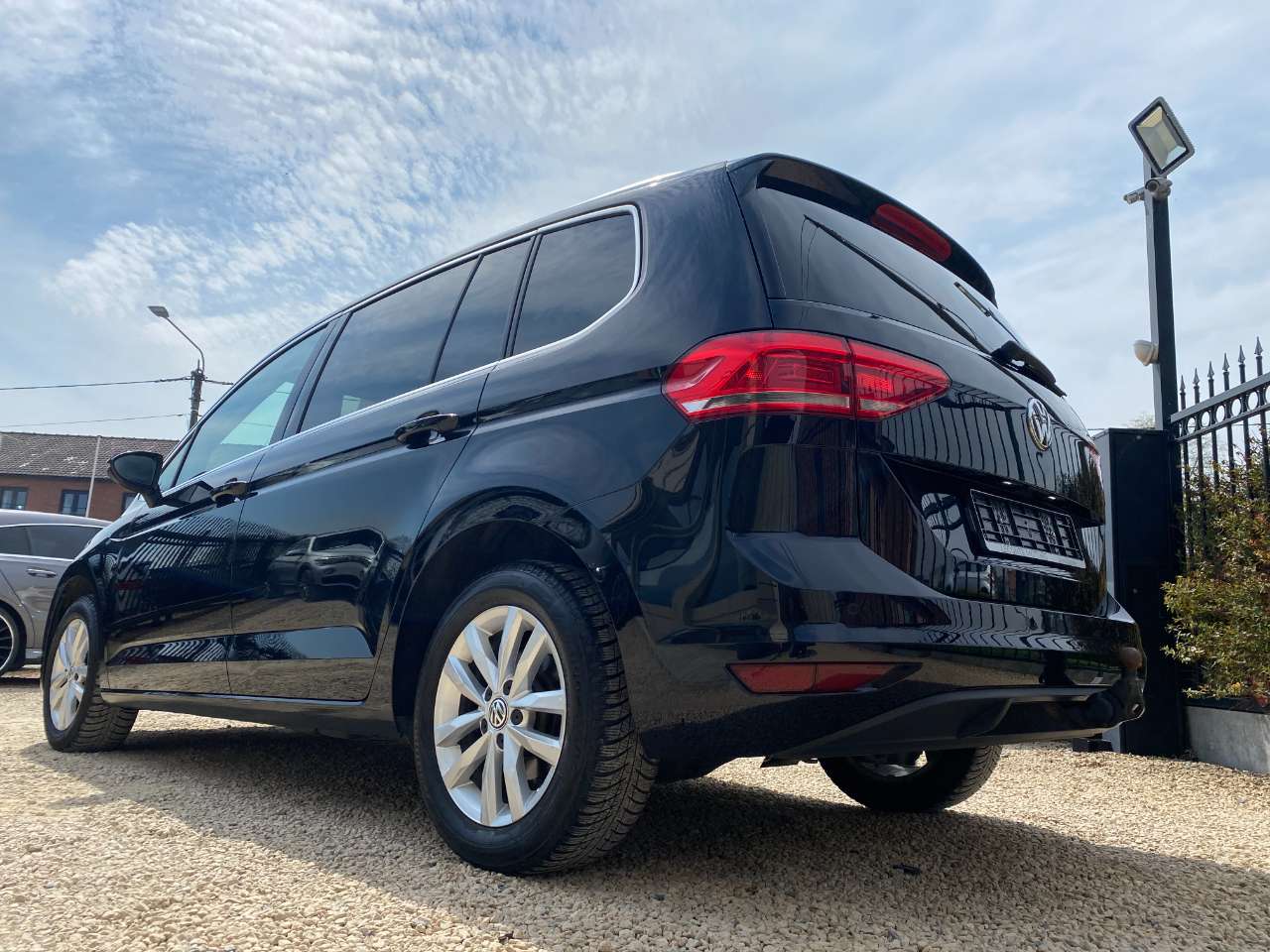 Leconte Motors -  Volkswagen Touran