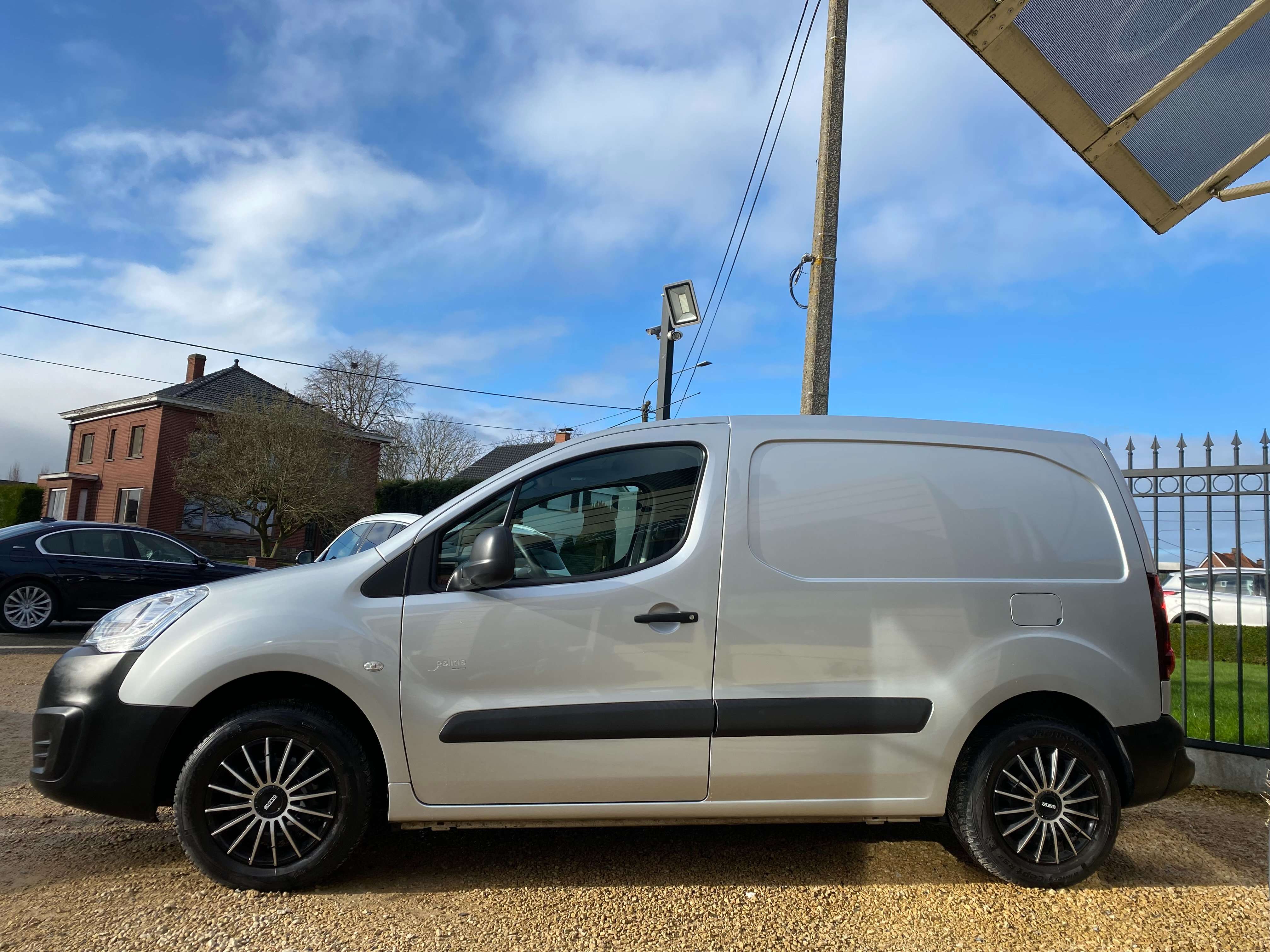 Leconte Motors -  Peugeot Partner