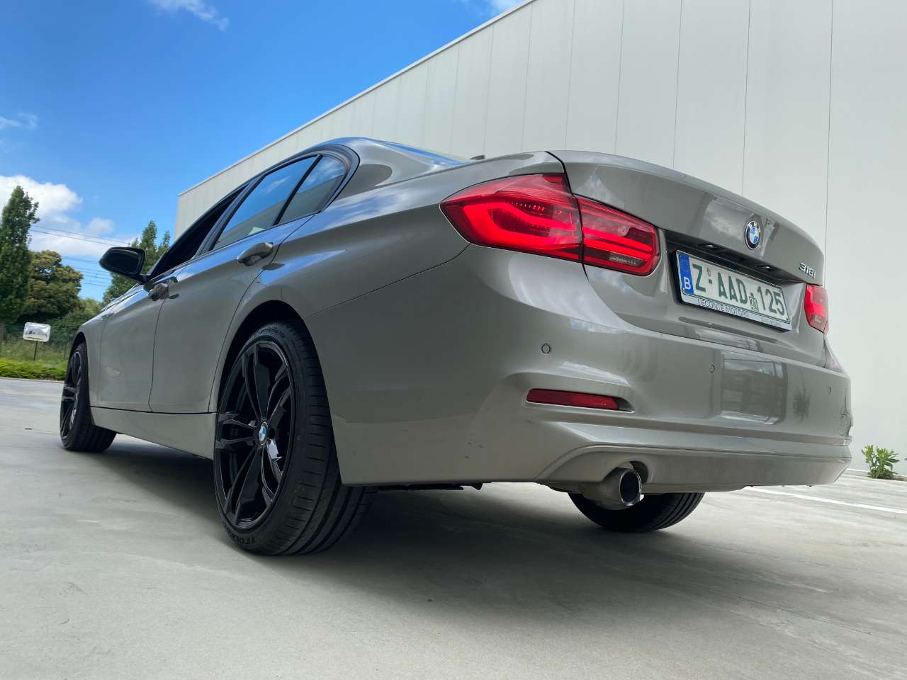 Leconte Motors -  BMW 318