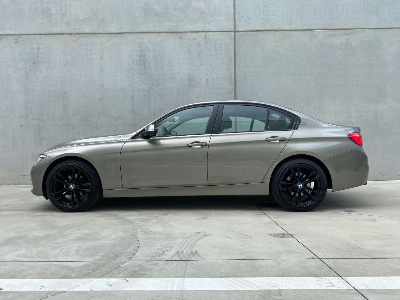Leconte Motors -  BMW 318