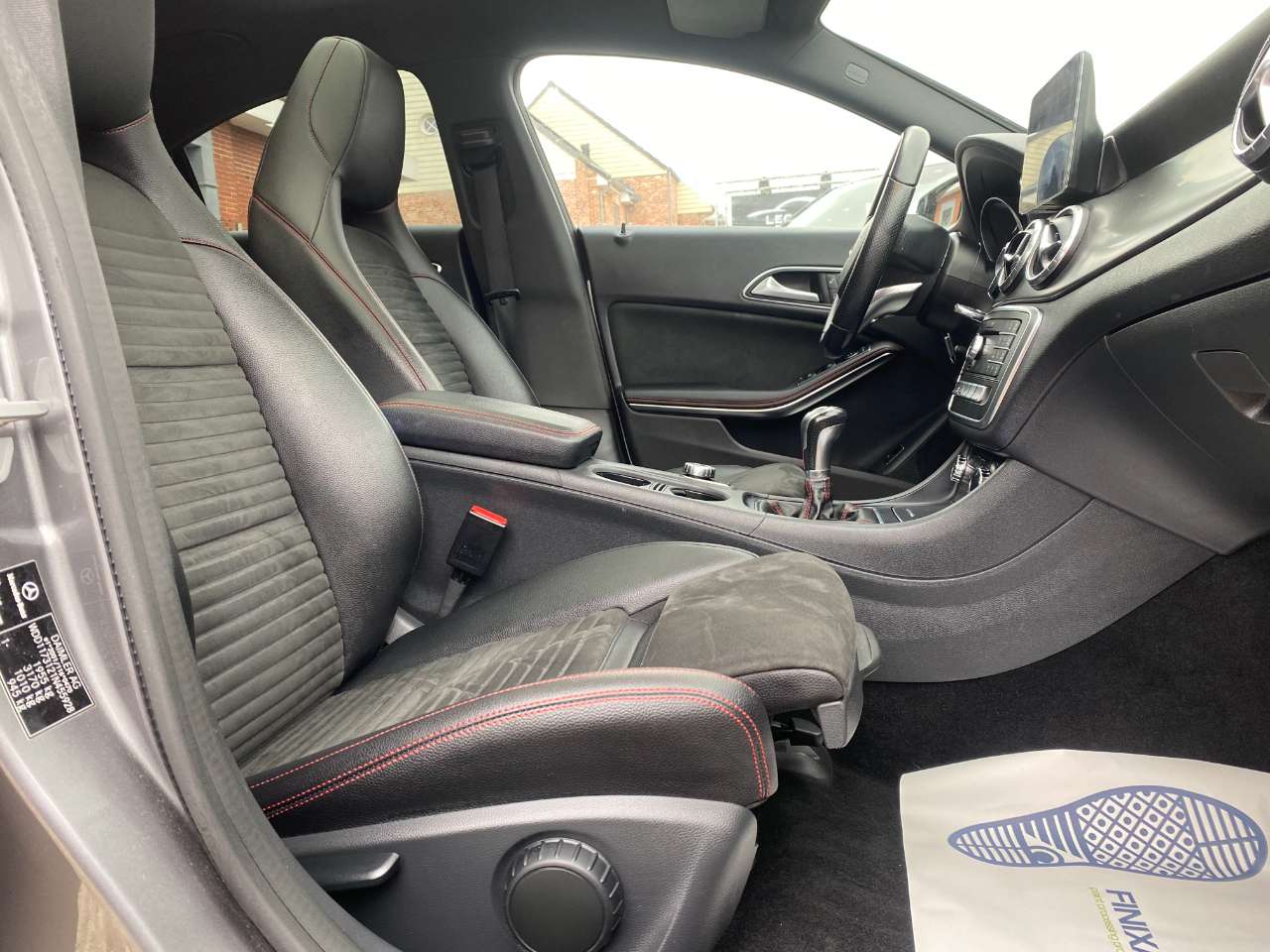 Leconte Motors -  Mercedes-Benz CLA 180