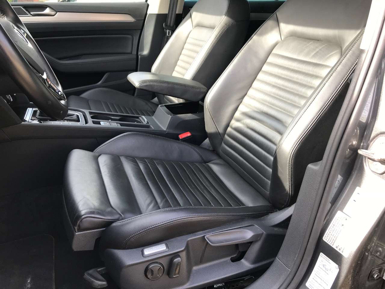 Leconte Motors -  Volkswagen Passat Variant