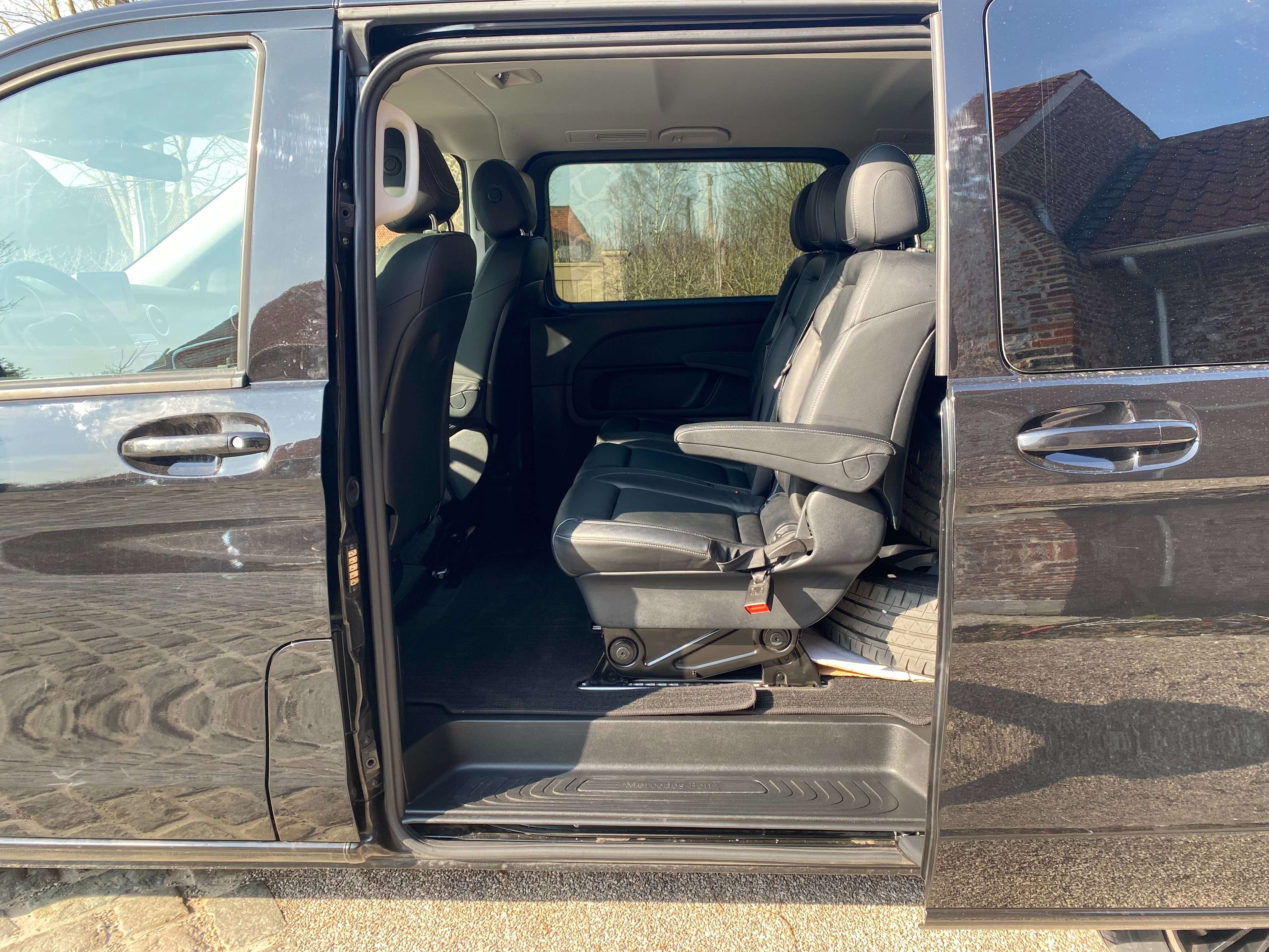 Leconte Motors -  Mercedes-Benz V 220