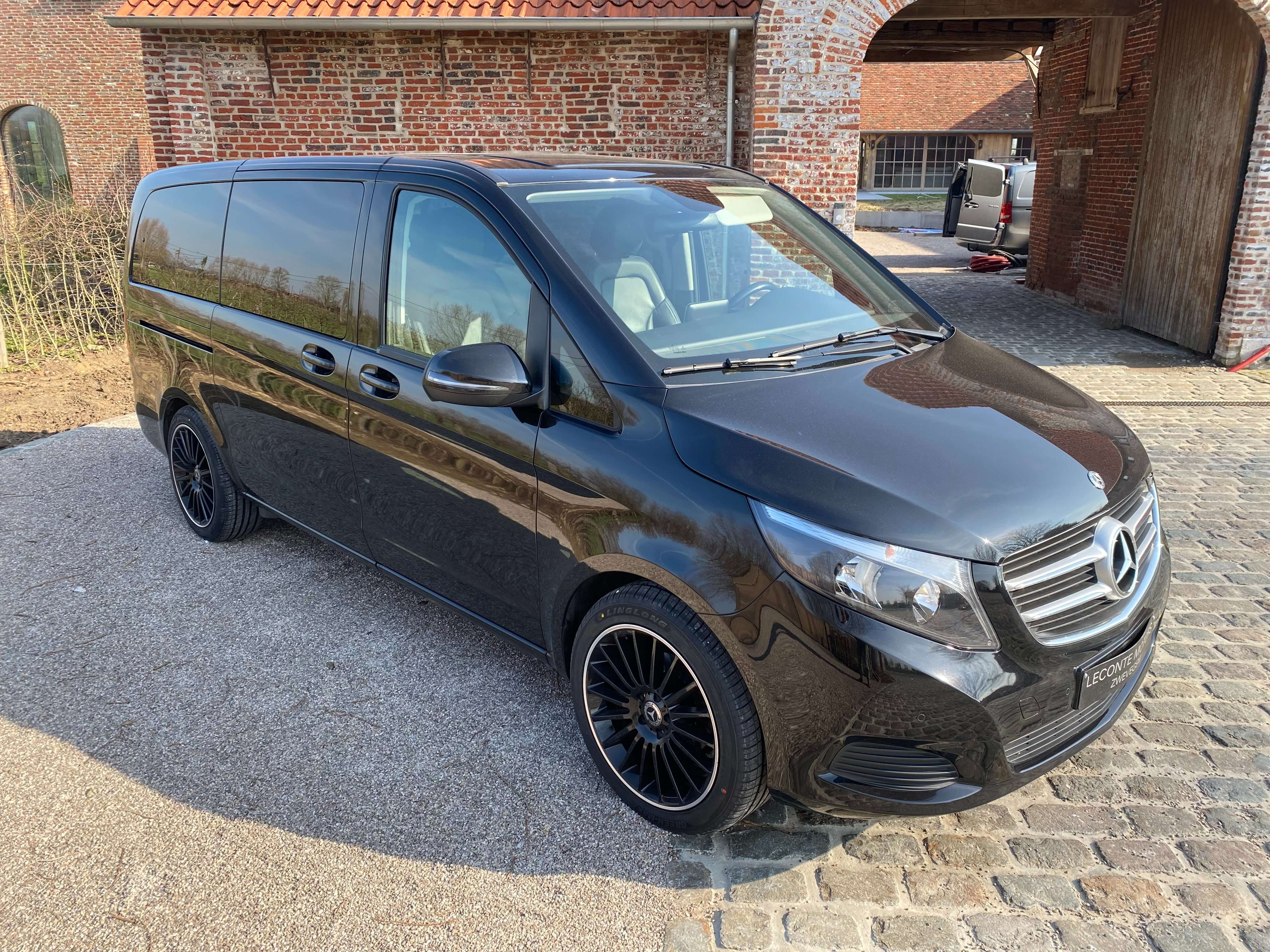 Leconte Motors -  Mercedes-Benz V 220