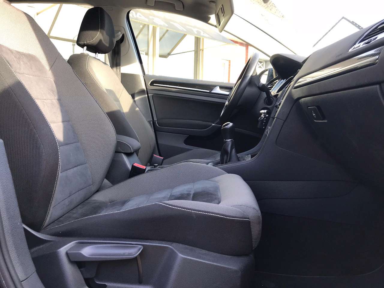 Leconte Motors -  Volkswagen Golf