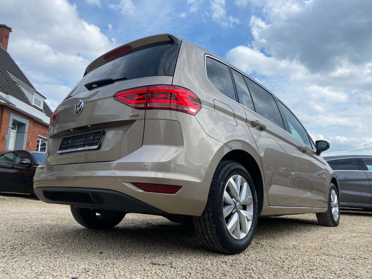 Leconte Motors -  Volkswagen Touran