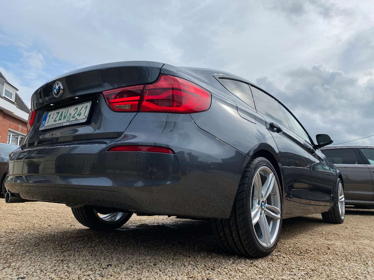 Leconte Motors -  BMW 318