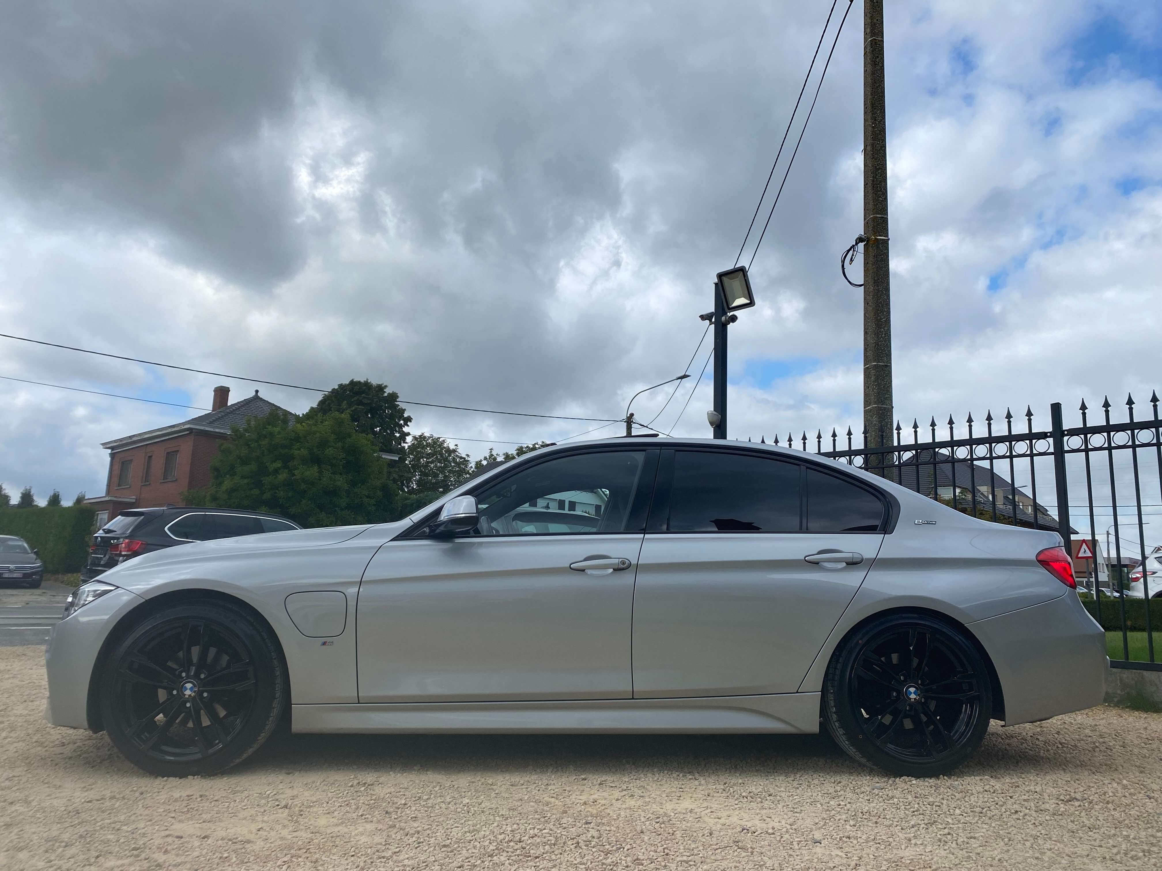 Leconte Motors -  BMW 330