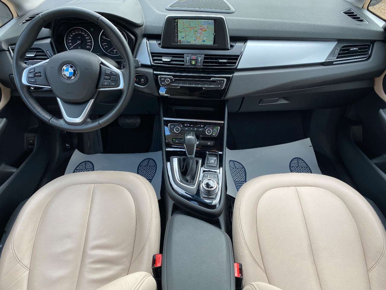 Leconte Motors -  BMW 216