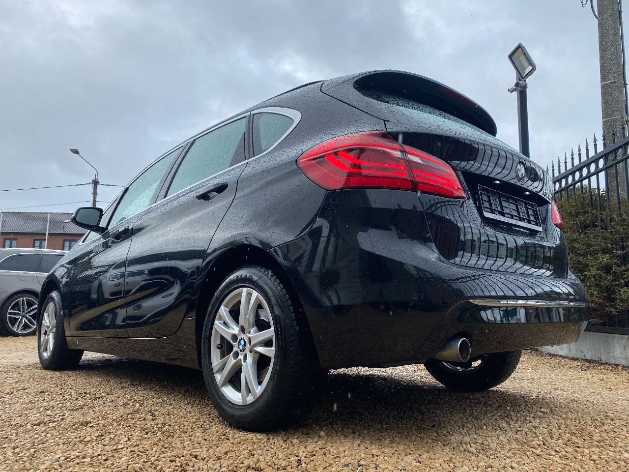 Leconte Motors -  BMW 216