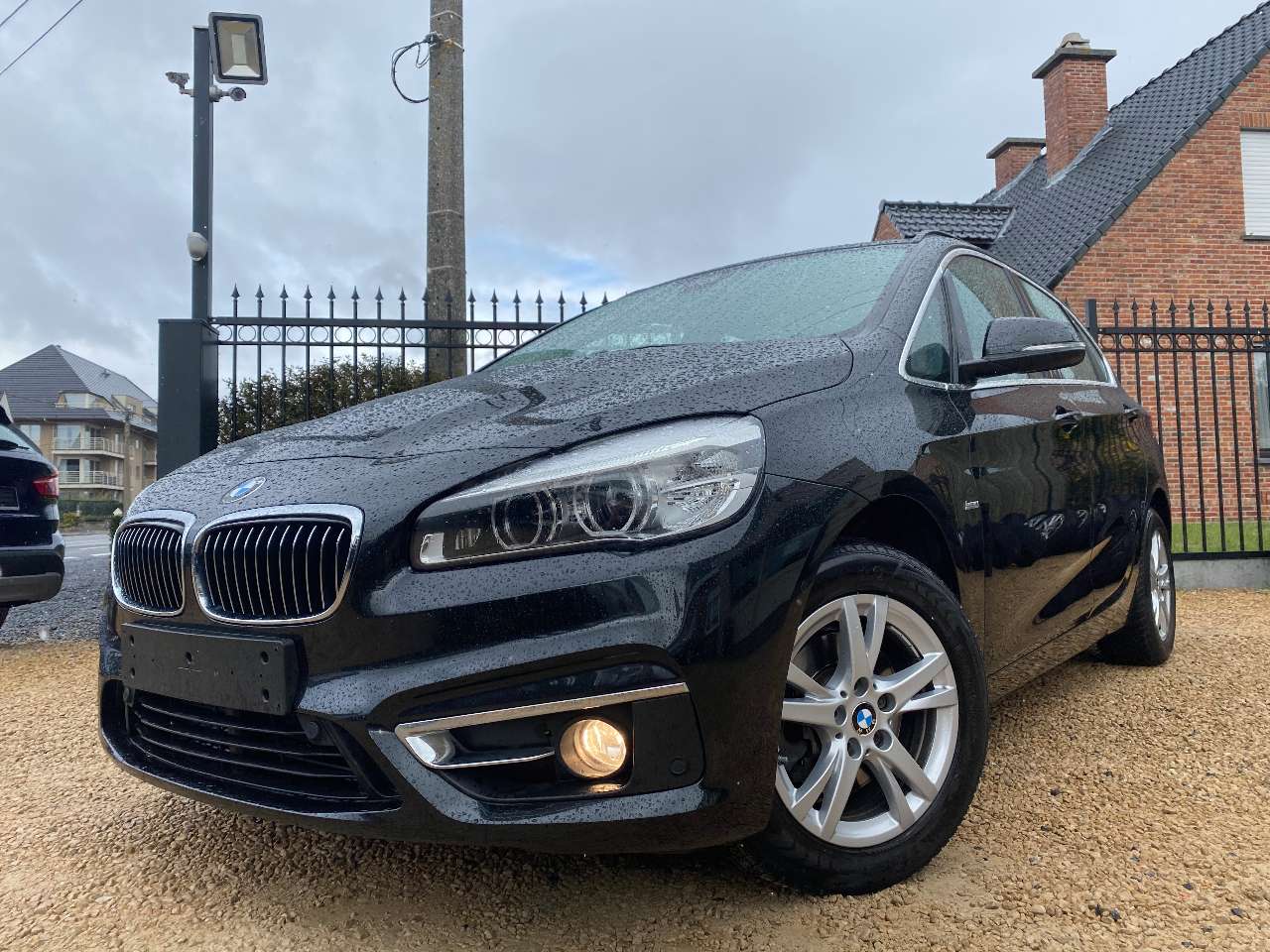 Leconte Motors -  BMW 216