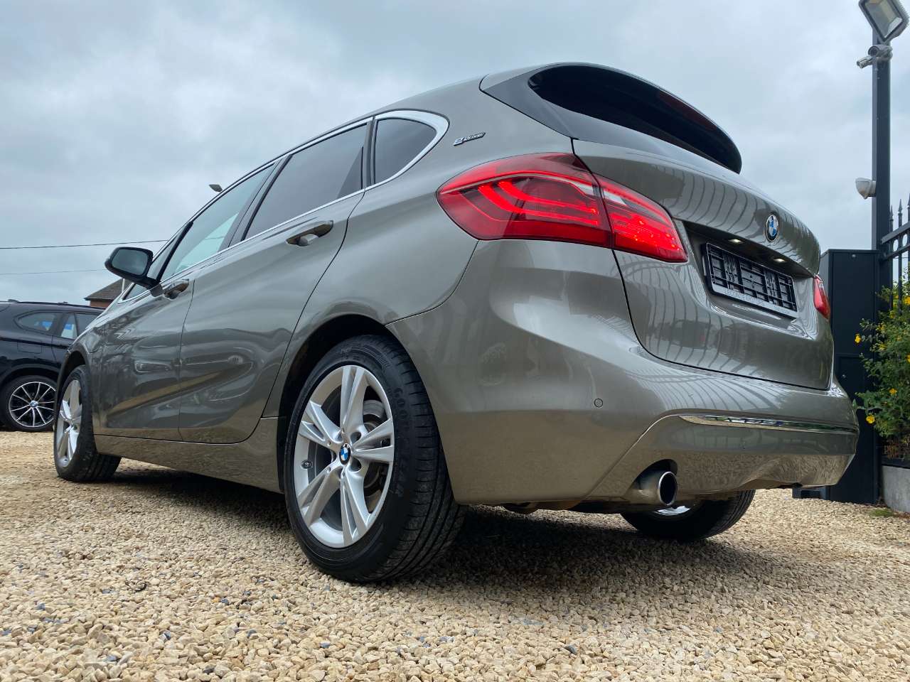 Leconte Motors -  BMW 225