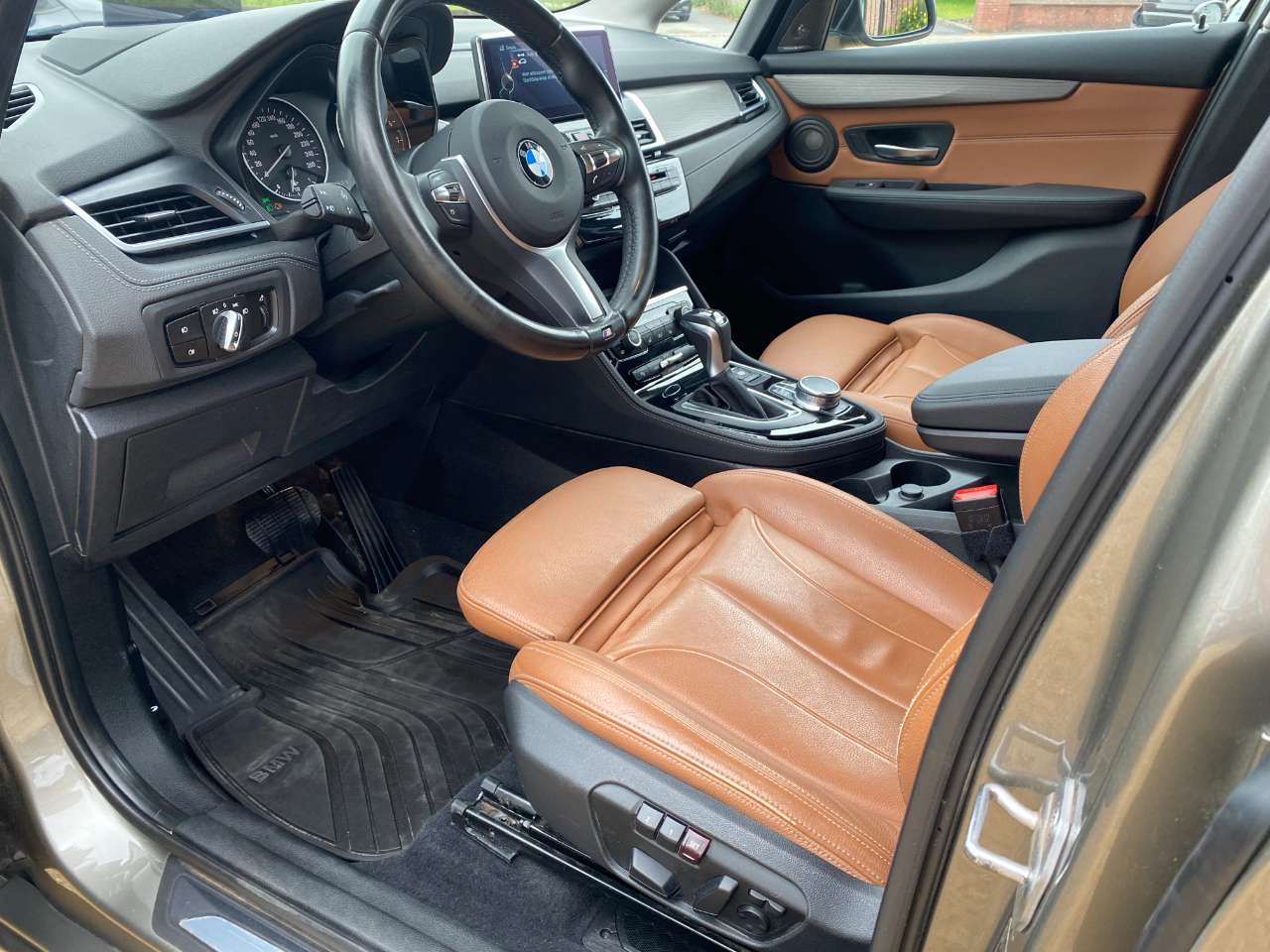 Leconte Motors -  BMW 225