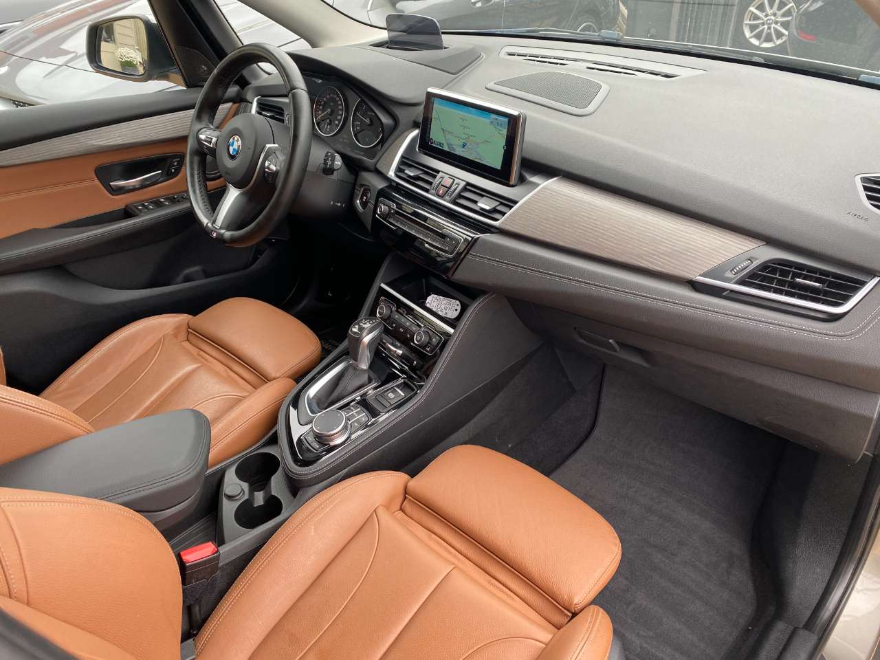 Leconte Motors -  BMW 225