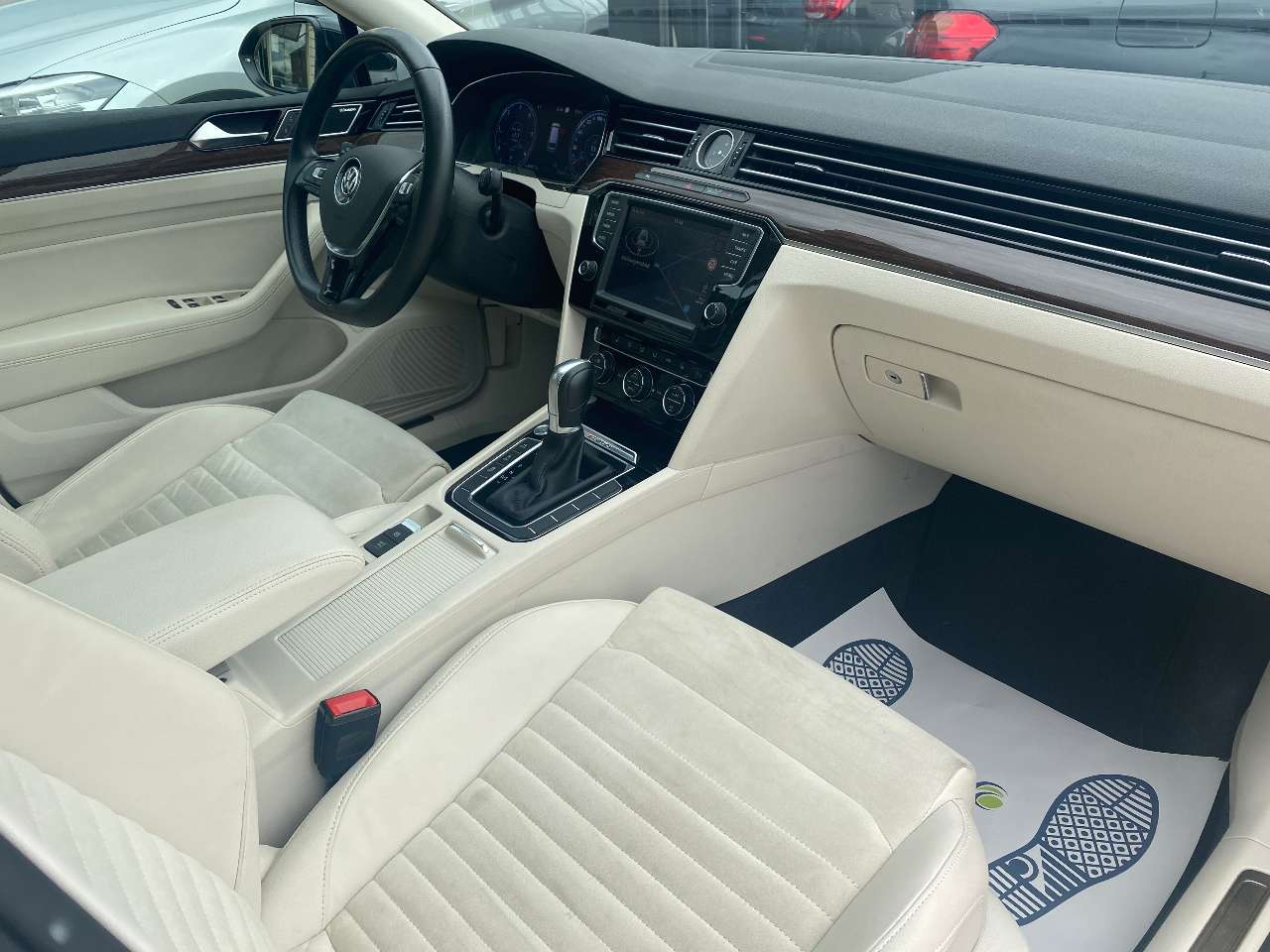 Leconte Motors -  Volkswagen Passat Variant