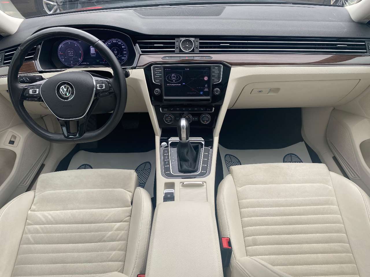 Leconte Motors -  Volkswagen Passat Variant