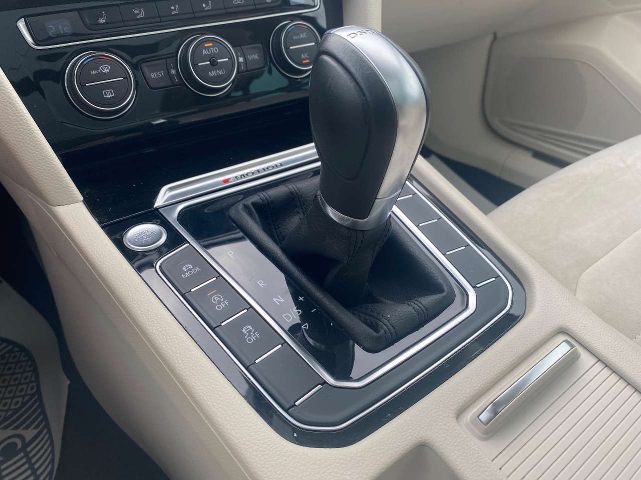 Leconte Motors -  Volkswagen Passat Variant