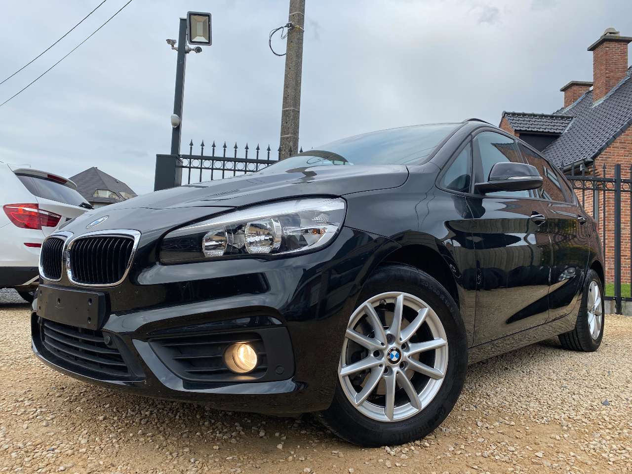Leconte Motors -  BMW 216