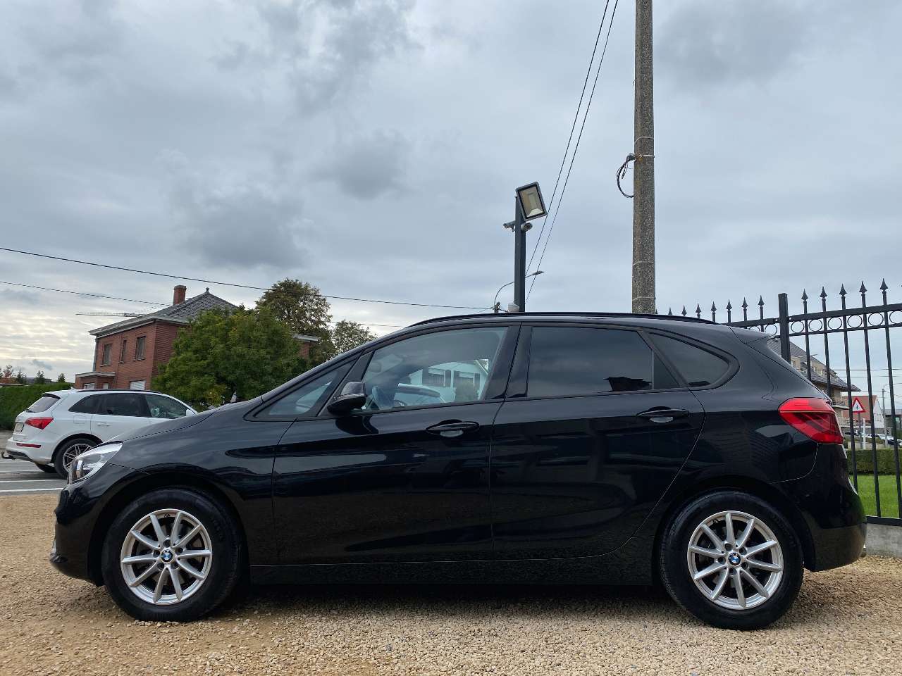 Leconte Motors -  BMW 216