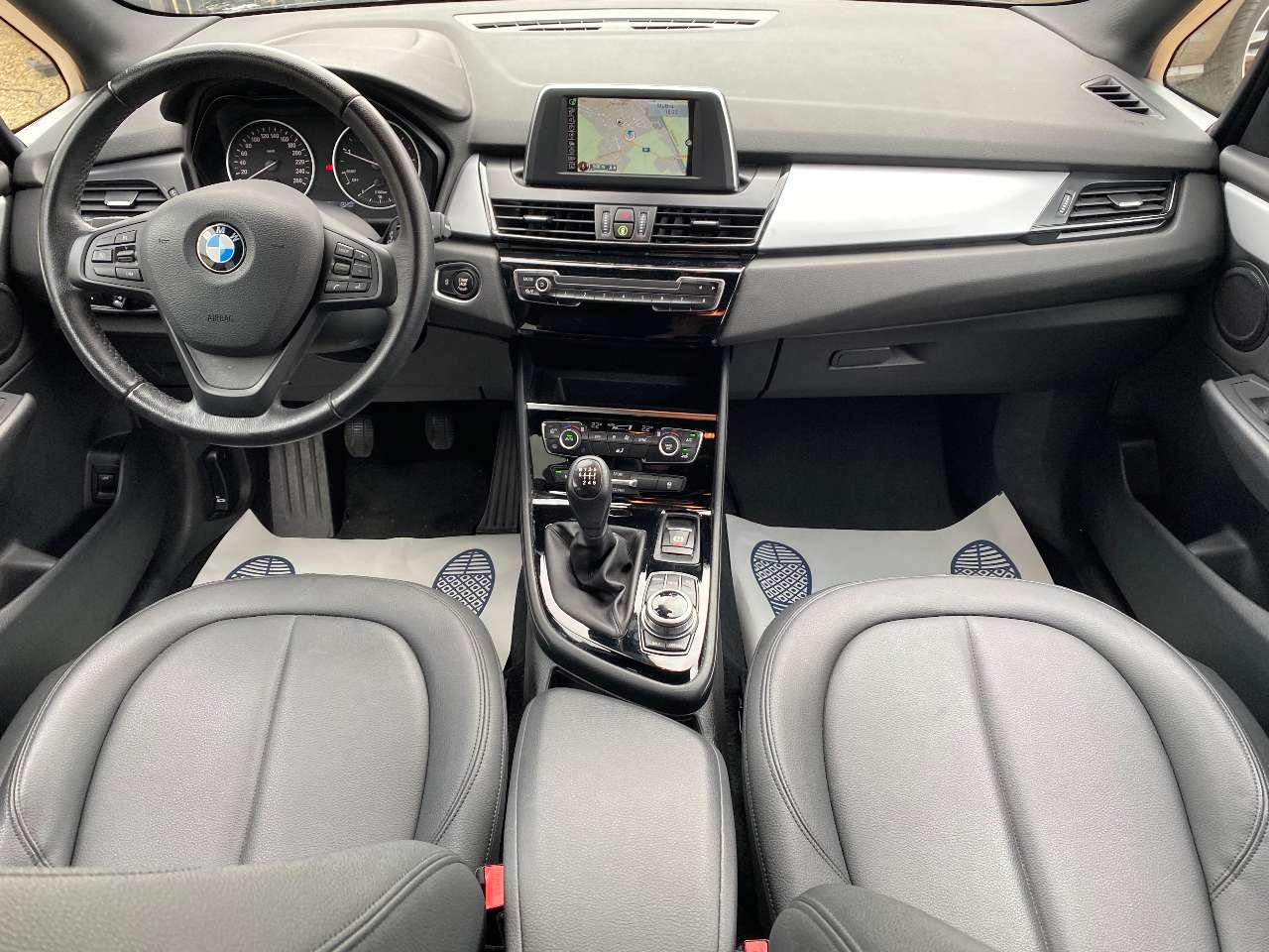 Leconte Motors -  BMW 216