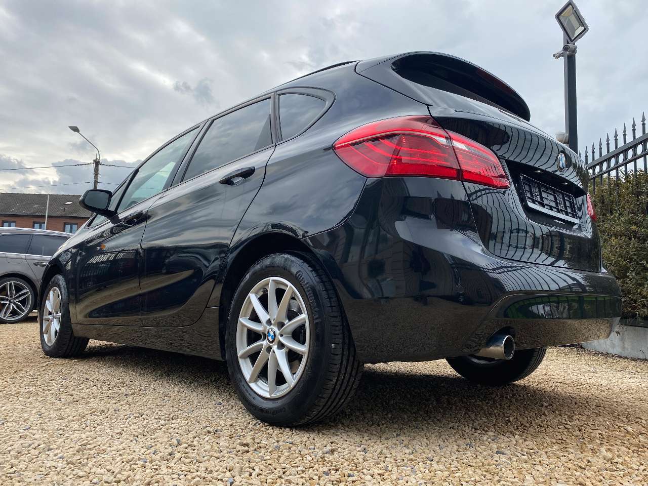 Leconte Motors -  BMW 216