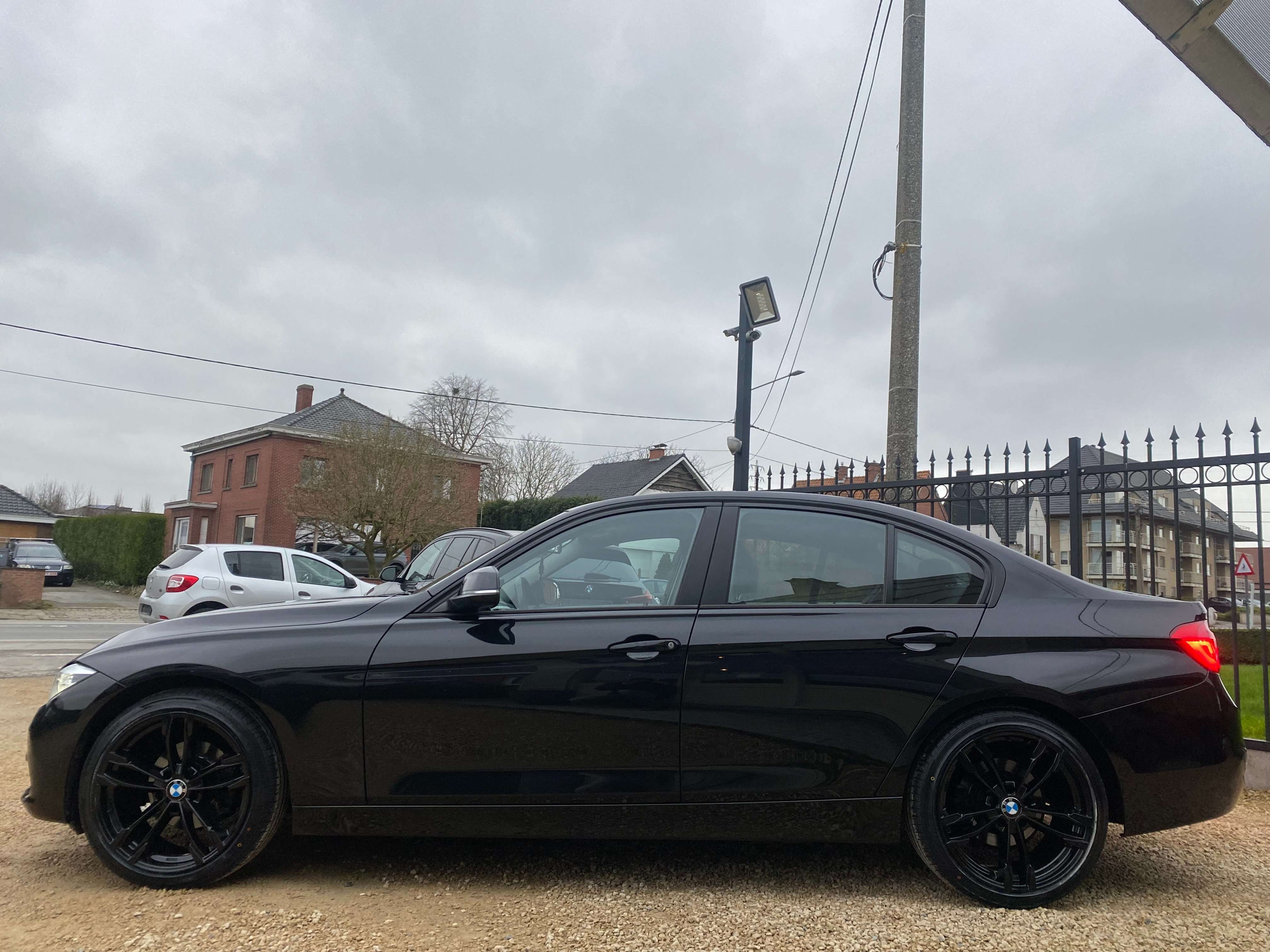 Leconte Motors -  BMW 318