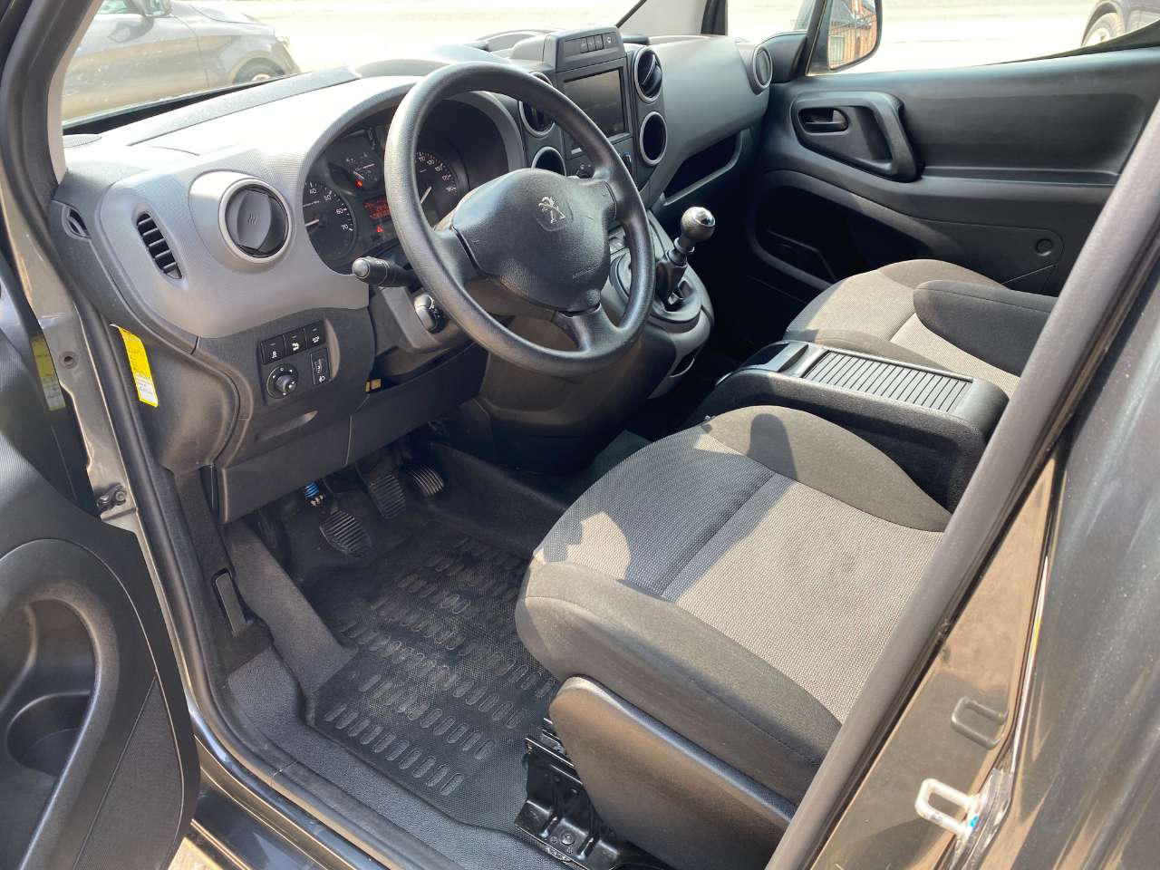 Leconte Motors -  Peugeot Partner