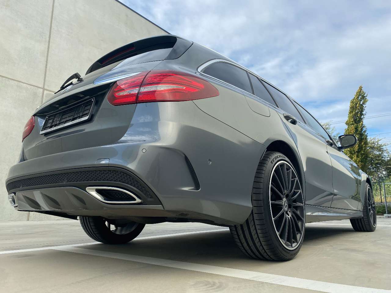 Leconte Motors -  Mercedes-Benz C 200