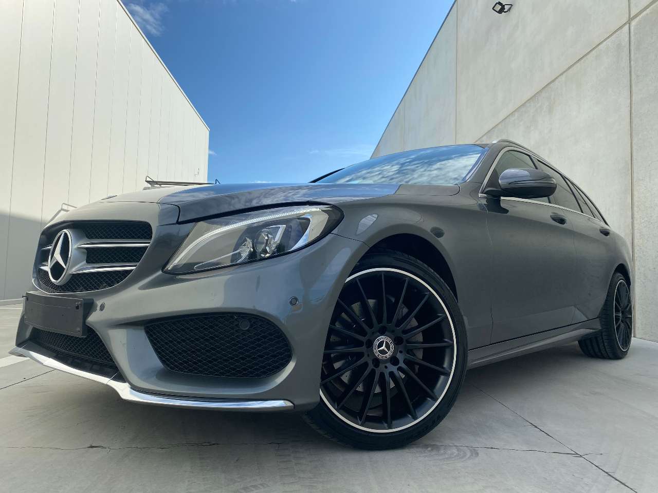 Leconte Motors -  Mercedes-Benz C 200